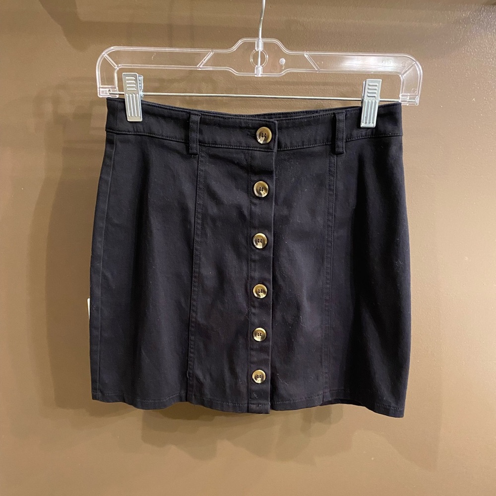 Forever 21 black cotton mini skirt. Small